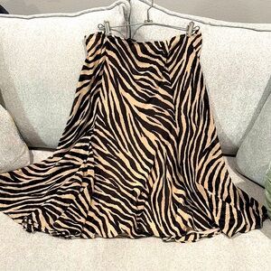 New York & Company Ladies Animal Print Maxi A-Line Skirt size Medium